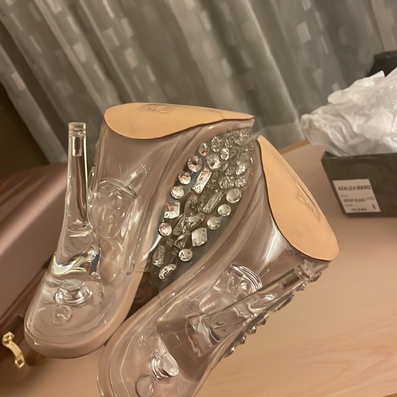 Glass rhinestone nude heels - Picture 5 of 9